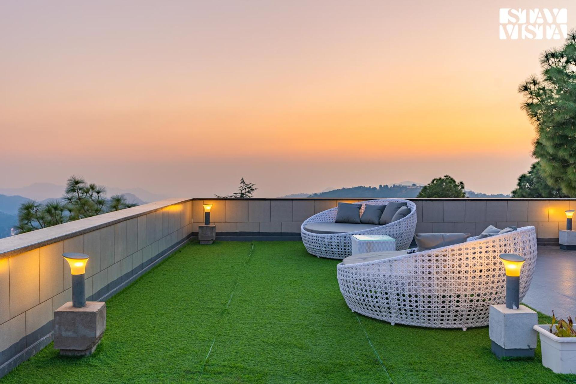 Stayvista At Serene With Outdoor Bonfire Barog Ngoại thất bức ảnh